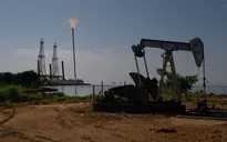 Mỹ sẽ áp thuế 25% với quốc gia nào mua dầu, khí từ Venezuela