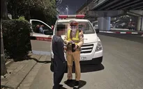 Lái xe cứu thương vi phạm giao thông có bị trừ điểm bằng lái xe?