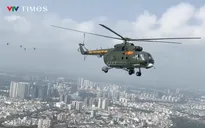 VIDEO: Biên đội tiêm kích và trực thăng tập luyện trên bầu trời TP Hồ Chí Minh