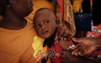 Hệ lụy nguy hiểm từ kế hoạch chấm dứt tài trợ vaccine của Mỹ
