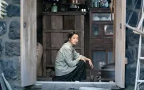 “Khi cuộc đời cho ban quả quýt” kể câu chuyện về tình mẫu tử