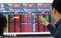 VN-Index lùi sát mốc 1.300 điểm