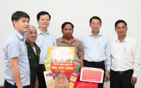 Phó Thủ tướng Mai Văn Chính thăm, tặng quà người có công tại miền núi Khánh Hòa