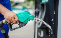 Giá xăng lên gần 21.000 đồng/lít