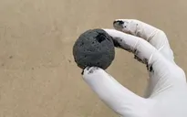 Bóng rác trên bãi biển Australia có thể đến từ nước thải