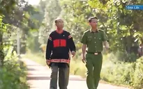 Già làng, người có uy tín đoàn kết buôn làng