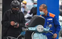 Giá xăng giảm rất mạnh