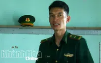 Cán bộ biên phòng dũng cảm nhảy xuống biển cứu nữ sinh nhảy cầu