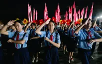 Khối diễu hành Thanh thiếu nhi Thành phố hợp luyện cho đại lễ kỷ niệm 50 năm thống nhất đất nước