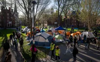 Đại học Harvard mất hàng tỷ USD vì từ chối cải tổ