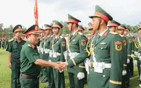 Chính ủy Quân khu 7 thăm, động viên lực lượng luyện tập diễu binh dịp 30/4