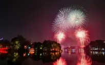 Hà Nội bắn pháo hoa kết hợp hỏa thuật chương trình nghệ thuật “Hẹn ước Bắc Nam”