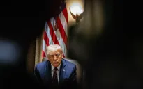 Tỷ lệ ủng hộ ông Trump bất ngờ thay đổi sau ồn ào thuế quan