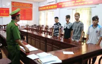 Bắt khẩn cấp 4 thanh niên gây rối trật tự công cộng