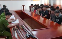 29 thanh, thiếu niên mang súng, đao, kiếm vô cớ chặn đánh người đi đường