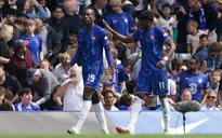 Chelsea thắng nhọc Everton, tạm trở lại top 4
