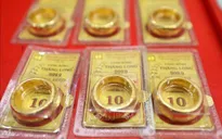Giá vàng trở lại mốc 121 triệu đồng/lượng