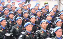 Hai cha con cùng đứng trong hàng ngũ diễu binh ngày 30/4