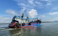Bắt tàu chở 70.000 lít dầu DO không rõ nguồn gốc