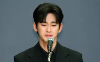 Kim Soo Hyun hẹn hò nữ diễn viên khác trong thời gian quân ngũ