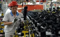 Trung Quốc: Ngành công nghiệp tăng trưởng trở lại trong bối cảnh thuế quan bủa vây