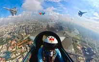 Bên trong buồng lái "hổ mang chúa" thả bẫy nhiệt trên bầu trời TP Hồ Chí Minh