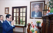 Thủ tướng Phạm Minh Chính dâng hương Chủ tịch Hội đồng Bộ trưởng Phạm Hùng và Thủ tướng Võ Văn Kiệt