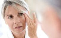 Vì sao làn da càng lớn tuổi càng nhăn nheo và chảy xệ?