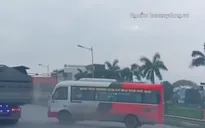 Nguy hiểm khi quay đầu xe thiếu quan sát