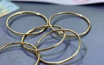 Bắt người phụ nữ vờ mua vàng để trộm vàng