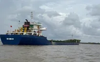 Va chạm tàu hàng, sà lan bị chìm trên sông Soài Rạp, 1 người mất tích