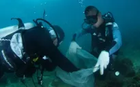 Các hạt vi nhựa tồn tại ở mọi độ sâu trong đại dương
