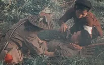 Phim tài liệu 'Những mái tóc dài trong lửa đạn' - Những cô gái ở ngay vòng sau của tuyến lửa