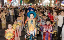 Hơn 40 nghệ sĩ, Hoa hậu, Á hậu mặc Việt phục diễu hành mừng lễ Phật Đản