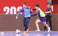 Đội Futsal nữ Việt Nam làm quen sân thi đấu tại Trung tâm Thể thao Hohhot