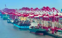 Mặc "bão" thuế quan, xuất khẩu của Trung Quốc vẫn tăng vượt dự báo