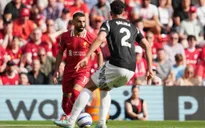 Liverpool và Arsenal chia điểm sau màn rượt đuổi nghẹt thở tại Anfield