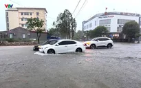 Quảng Bình: Mưa lớn gây ngập cục bộ nhiều tuyến đường trung tâm thành phố Đồng Hới