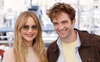 LHP Cannes 2025: Phim có Robert Pattinson tham gia được mua với giá 24 triệu USD