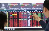 VN-Index mất mốc 1.300 điểm