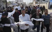 Viện trợ chưa được phân phát, Israel tiếp tục không kích Gaza khiến ít nhất 82 người thiệt mạng