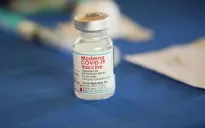 Chính quyền Trump hạn chế tiếp cận vaccine ngừa COVID-19