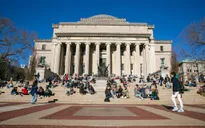 Sinh viên quốc tế tại Harvard lo "đứt gánh giữa đường"