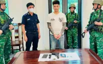 Bắt giữ đối tượng vận chuyển ma túy và súng từ Lào về Việt Nam qua cửa khẩu Cầu Treo