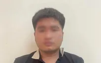 Dùng kim tiêm đâm vào đùi nhiều học sinh rồi quay clip