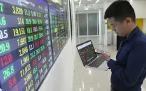 VN-Index đảo chiều tăng vọt