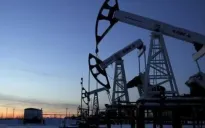 OPEC+ dự kiến tiếp tục “mở van” dầu bất chấp giá thấp