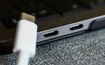 Sạc smartphone bằng bộ sạc USB-C của laptop liệu có an toàn?