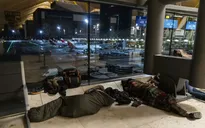 Vấn nạn người vô gia cư ngủ qua đêm tại sân bay Madrid, Tây Ban Nha