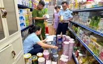 Phát hiện gần 200 sản phẩm sữa bột cho trẻ em nhập lậu, 150 kg chân gà không rõ nguồn gốc